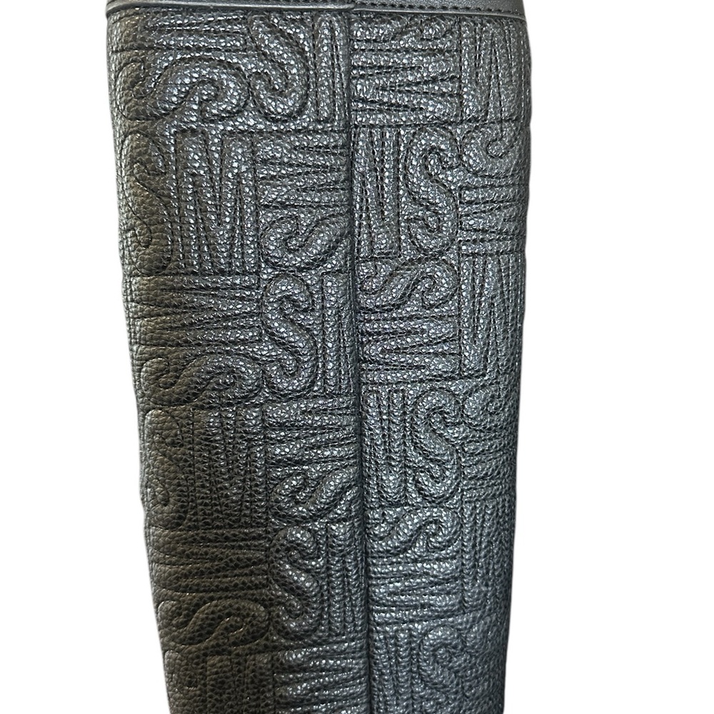 Steve Madden Purse,  Embossed SM all over print, black, gold hardware - Picture 7 of 8